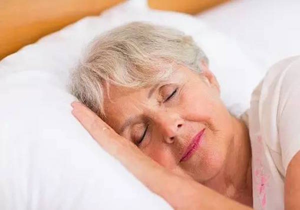 该不该远离父母出外打工,年轻人要不要远离父母外出打工