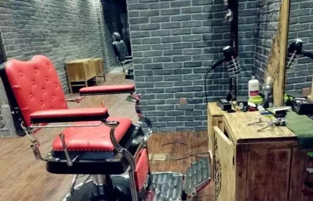 成都妹儿请注意！整容不用去医院，剪个短发也能够！