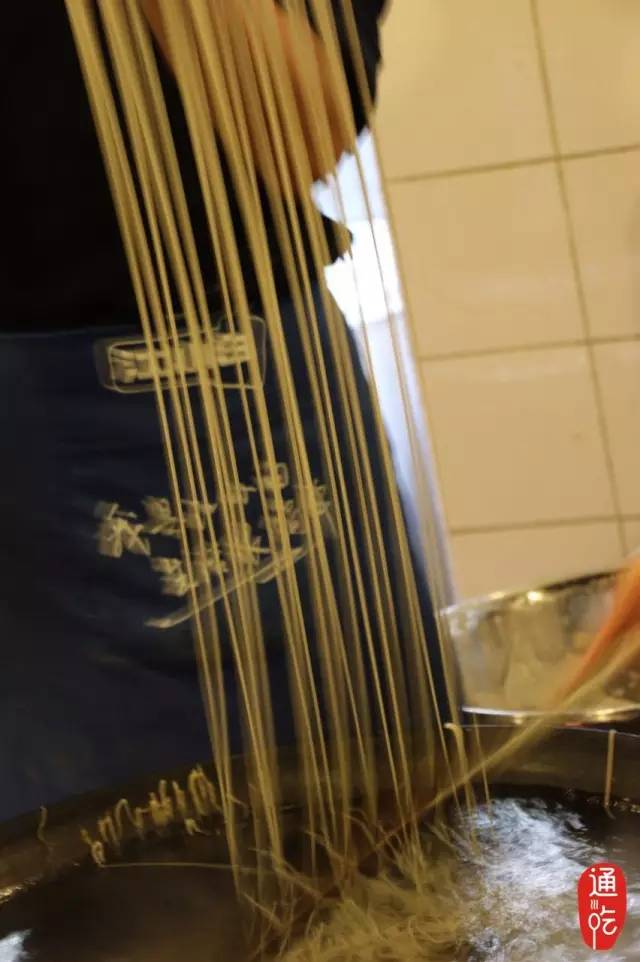 既然爱情抓不住，就让我痛痛快快地当个肥肠爱好者吧