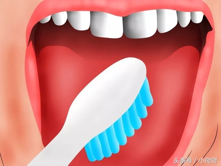 如何使用电动牙刷防止松动,如何使用电动牙刷视频