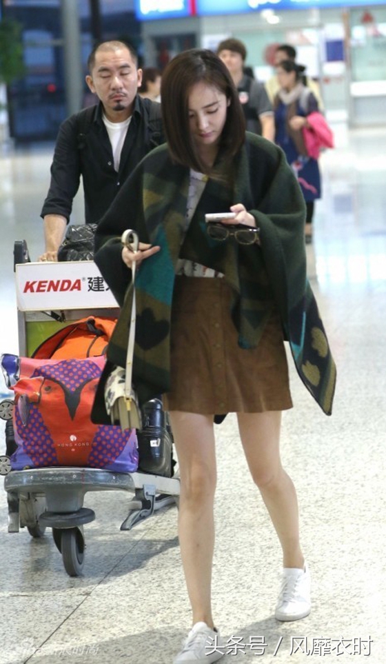 一年四季能够搭的披肩,超简单的减龄披肩