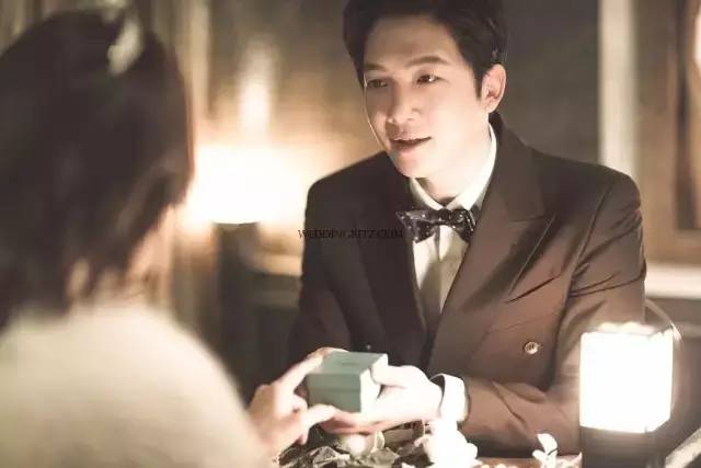 婚纱照夜景闪光灯摄影技巧,室内婚纱复古暖光怎么拍摄