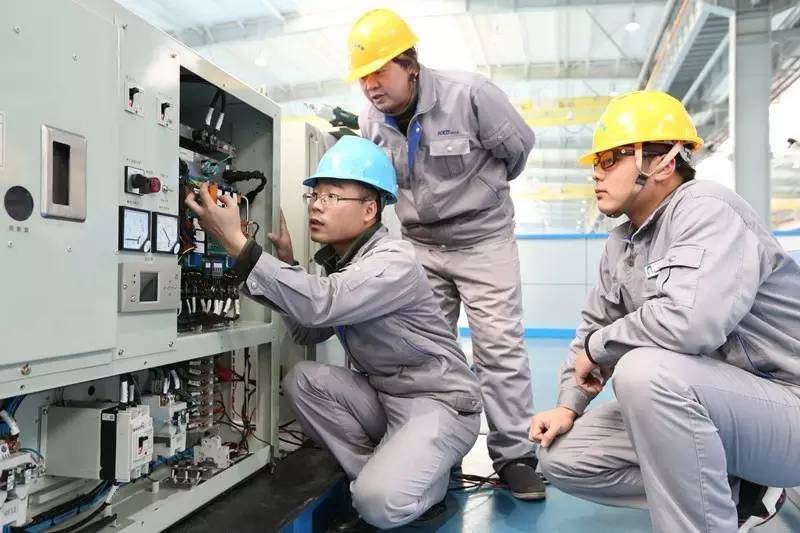 「寻找春运最美铁路人」清华毕业的，是吗？这个科长不简单！