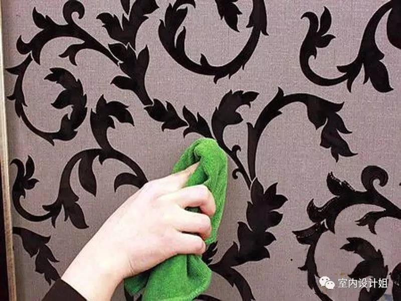 自粘墙纸翘边了怎么处理,自粘贴墙纸边缘开胶怎么办