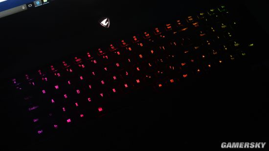 低调的全能游戏本技嘉aorus,技嘉17.3寸aorus笔记本测评