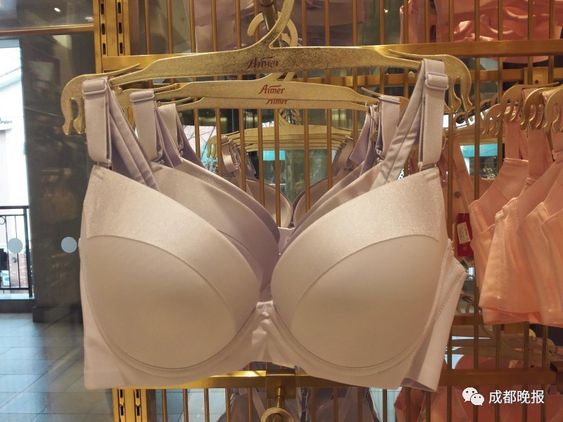 濂ヨ幈杩囪妭娲诲姩,杩囪妭鏃剁殑濂ヨ幈