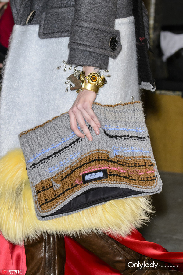 prada今夏最值得入手的包包,prada哪款包最值得入手