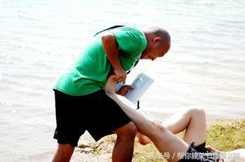 老人夜里腿抽筋预防治疗有妙招,晚上腿抽筋有什么妙招能够治