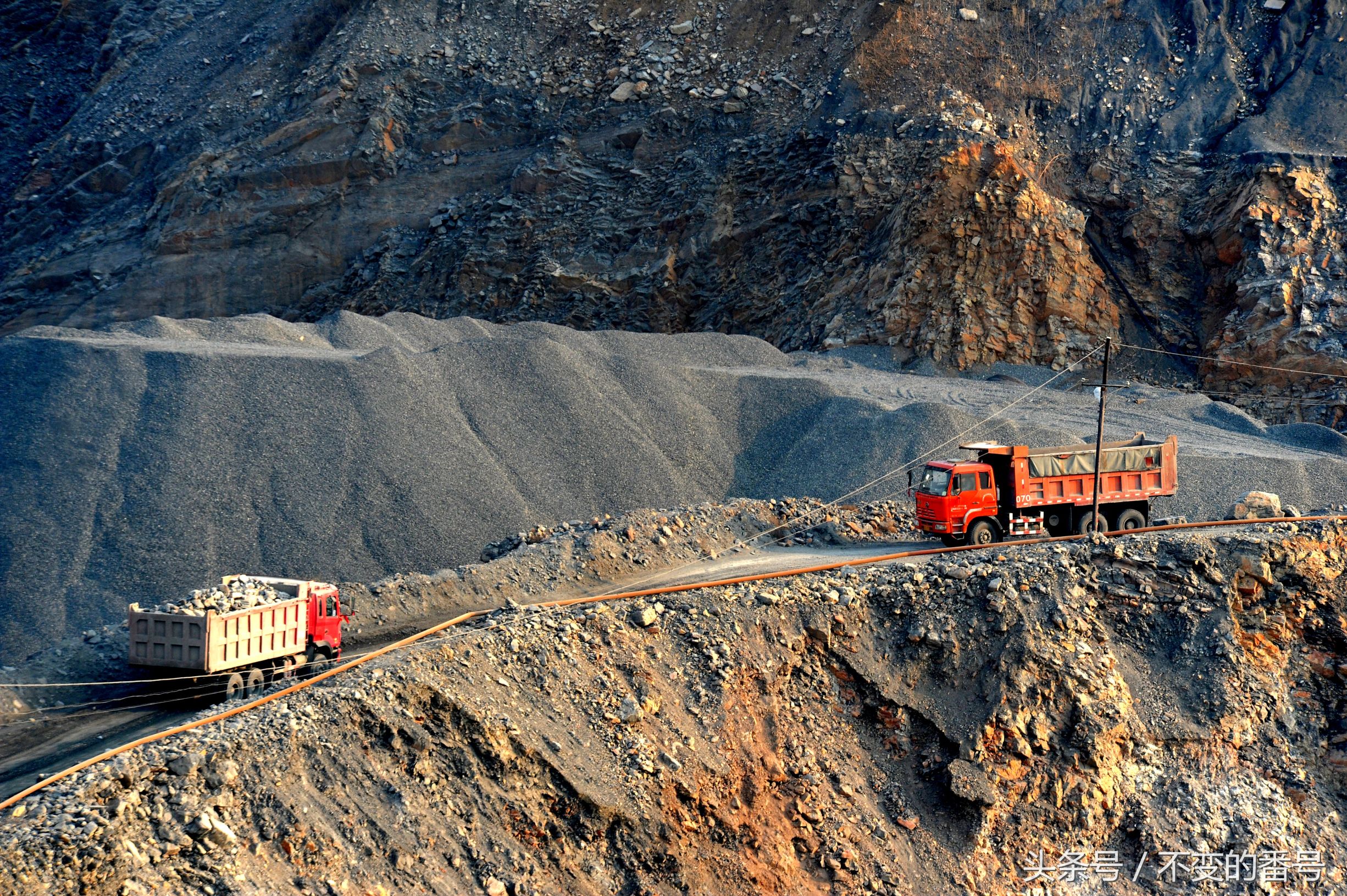 万达大连石灰石矿规划,大连石灰石矿大坑最新规划