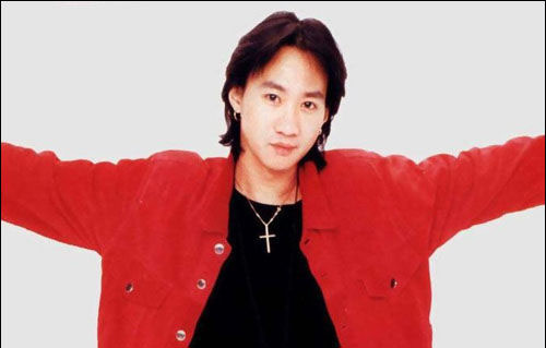 东京街头日本人唱海阔天空,日本街头听到中文歌曲海阔天空