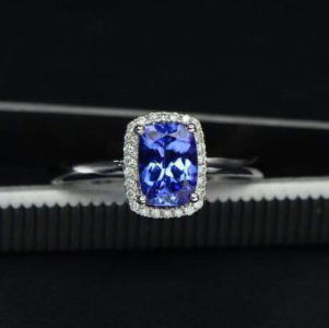 乞力马扎罗蓝坦桑石,乞力马扎罗山坦桑石