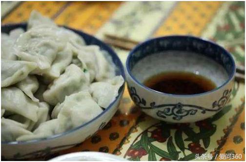 炒菜出汤时加醋的好处,煲汤加醋的好处和坏处