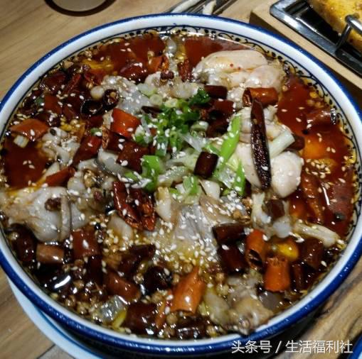 哈尔滨地铁哪一站有美食,哈尔滨地铁1号线小吃街