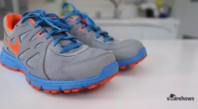 运动鞋脏了怎么清洗不伤鞋,黑运动鞋怎么洗鞋最干净妙招