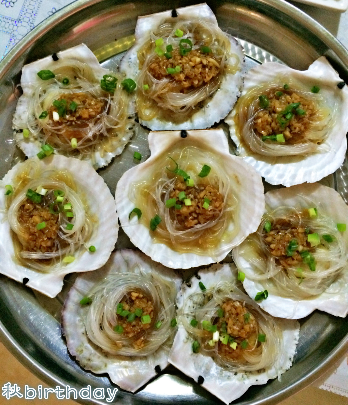 简单好吃的蒜蓉粉丝蒸扇贝,蒜蓉粉丝蒸扇贝好吃的诀窍