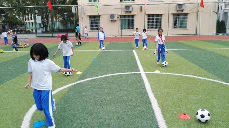 三亚市实验小学七彩光课程,三亚实验小学足球队