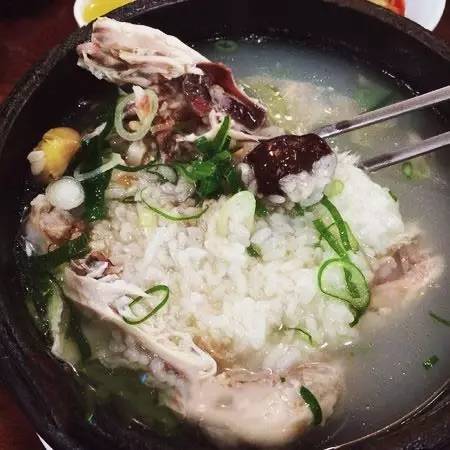 比起满街的购物店，我却在这里吃到腰带崩开