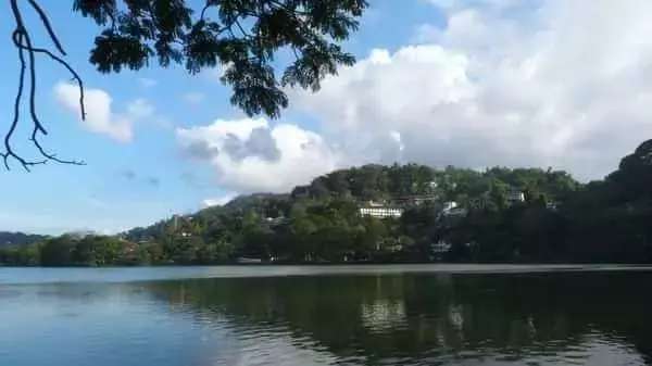 去哈尔滨能够逛哪几个国家,哈尔滨能坐火车出国游