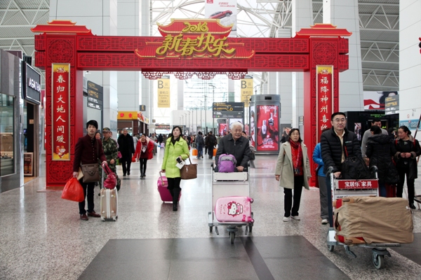 白云机场今起迎返程客流高峰,白云机场乘机最少要提前多少时间