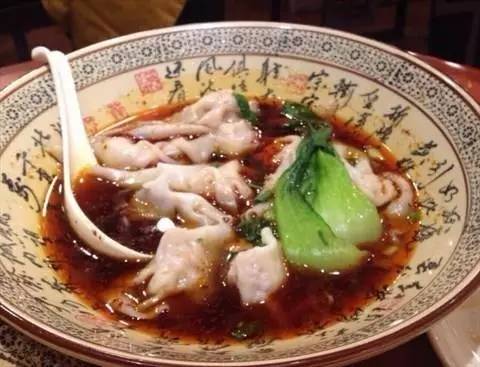 2号线地铁好吃的东西,顺着地铁2号线有哪些好玩的地方