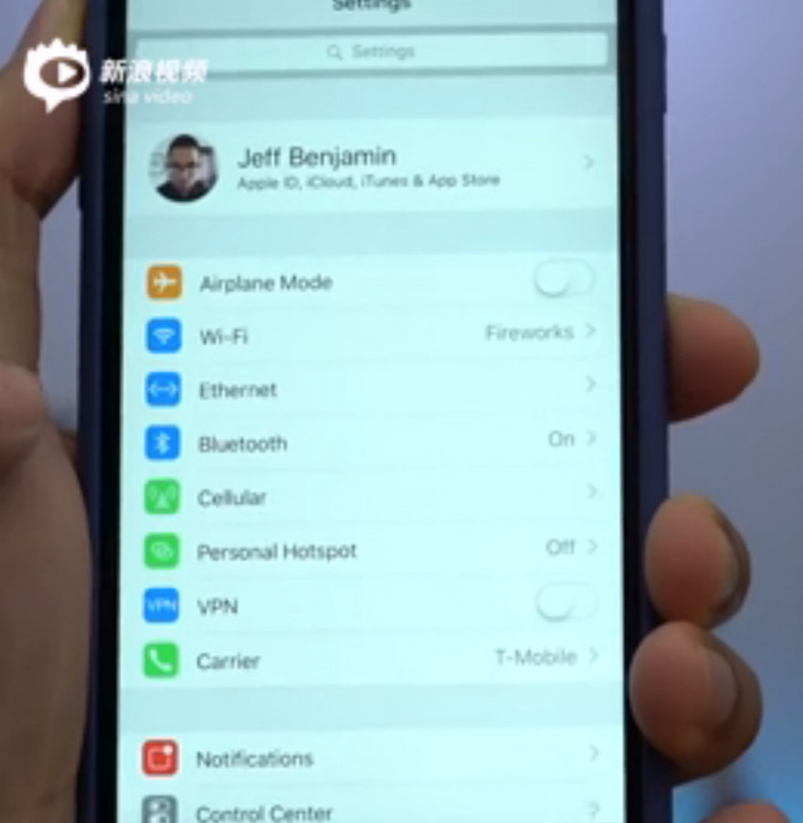 02日数码热点回顾：iOS10.2更新：iPhone能够插网线上网了