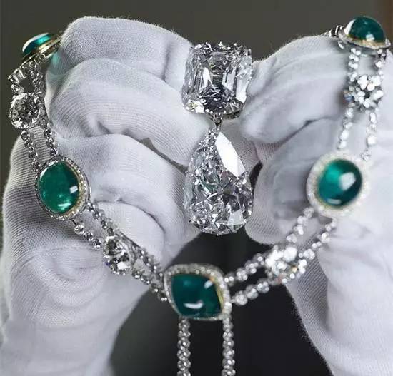 英国王室女王的王冠,英国女王皇冠和日本皇冠