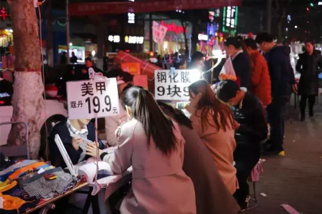 每一个与鱼化寨国际有染的人，都曾对这个小香港有难以言表的热情
