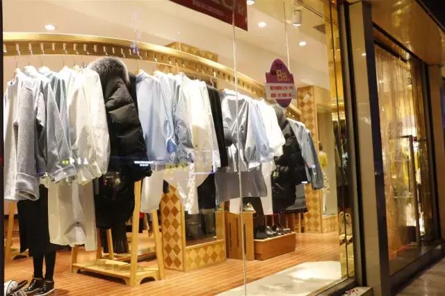 每一个与鱼化寨国际有染的人，都曾对这个小香港有难以言表的热情