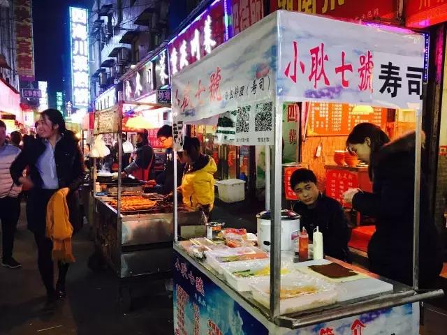 每一个与鱼化寨国际有染的人，都曾对这个小香港有难以言表的热情