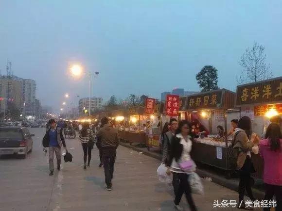 成都周边比较火的夜市,成都最受欢迎的接地气的夜市
