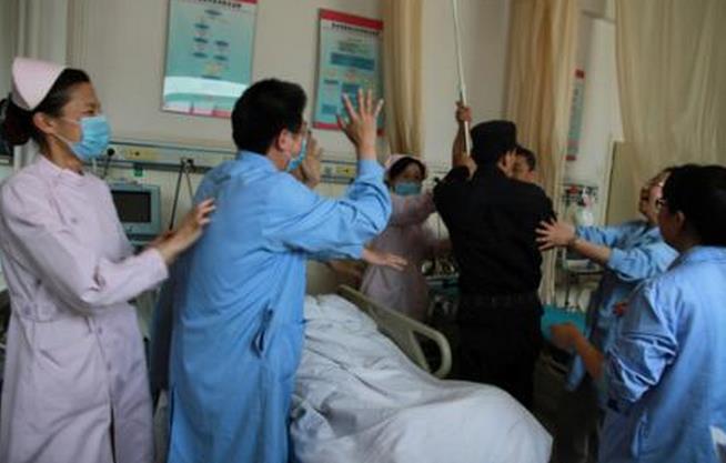 医科大学实习生在医院被行家嘲讽，他立即揭穿对方误诊事实20