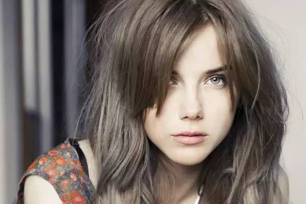 有刘海额头上的痘痘怎么办,为什么留刘海额头会长痘痘