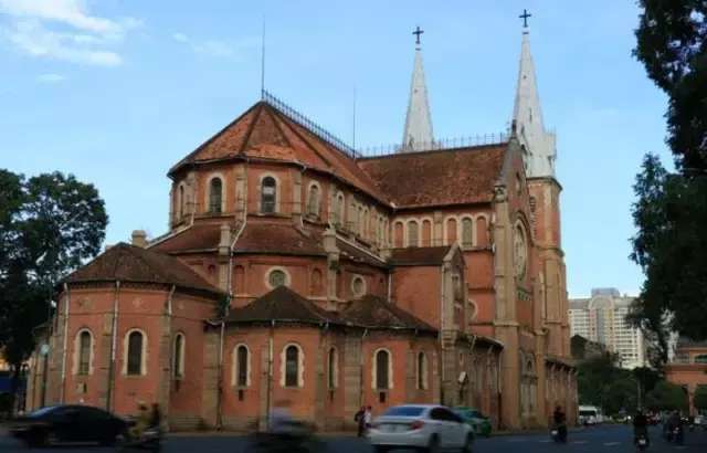 去哈尔滨能够逛哪几个国家,哈尔滨能坐火车出国游