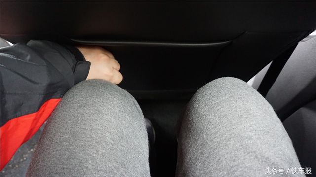 一脚油门踩下去的感觉,一脚油门踩下去推背感