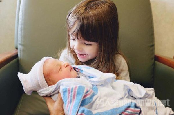 高龄生二胎怀孕一个月主要特征,大龄孕妈多久合适要二胎