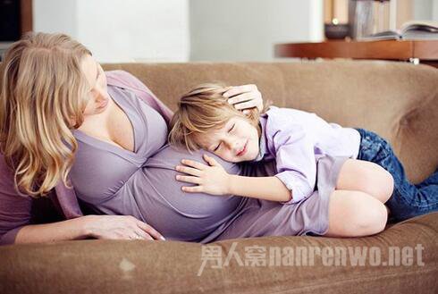 高龄生二胎怀孕一个月主要特征,大龄孕妈多久合适要二胎