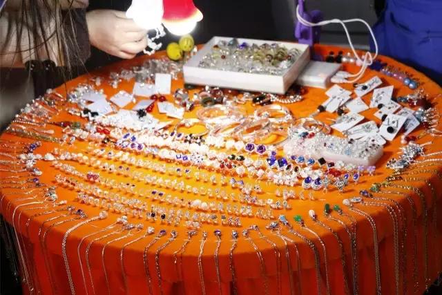 每一个与鱼化寨国际有染的人，都曾对这个小香港有难以言表的热情