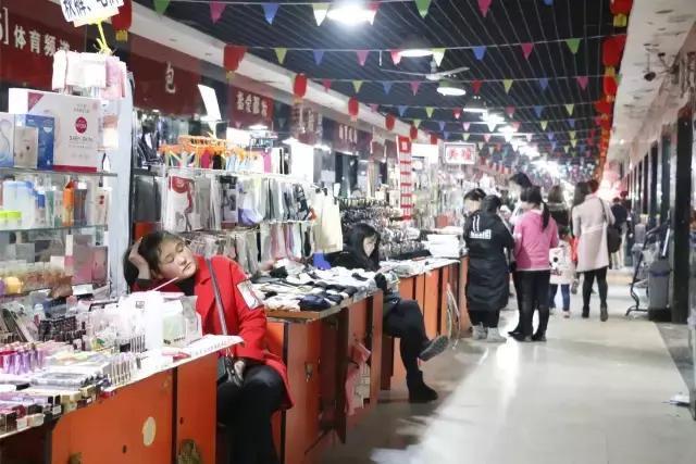 每一个与鱼化寨国际有染的人，都曾对这个小香港有难以言表的热情