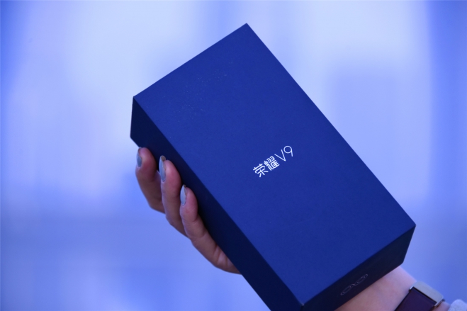 荣耀v9开箱全网通高配版,荣耀v9和荣耀9游戏测评