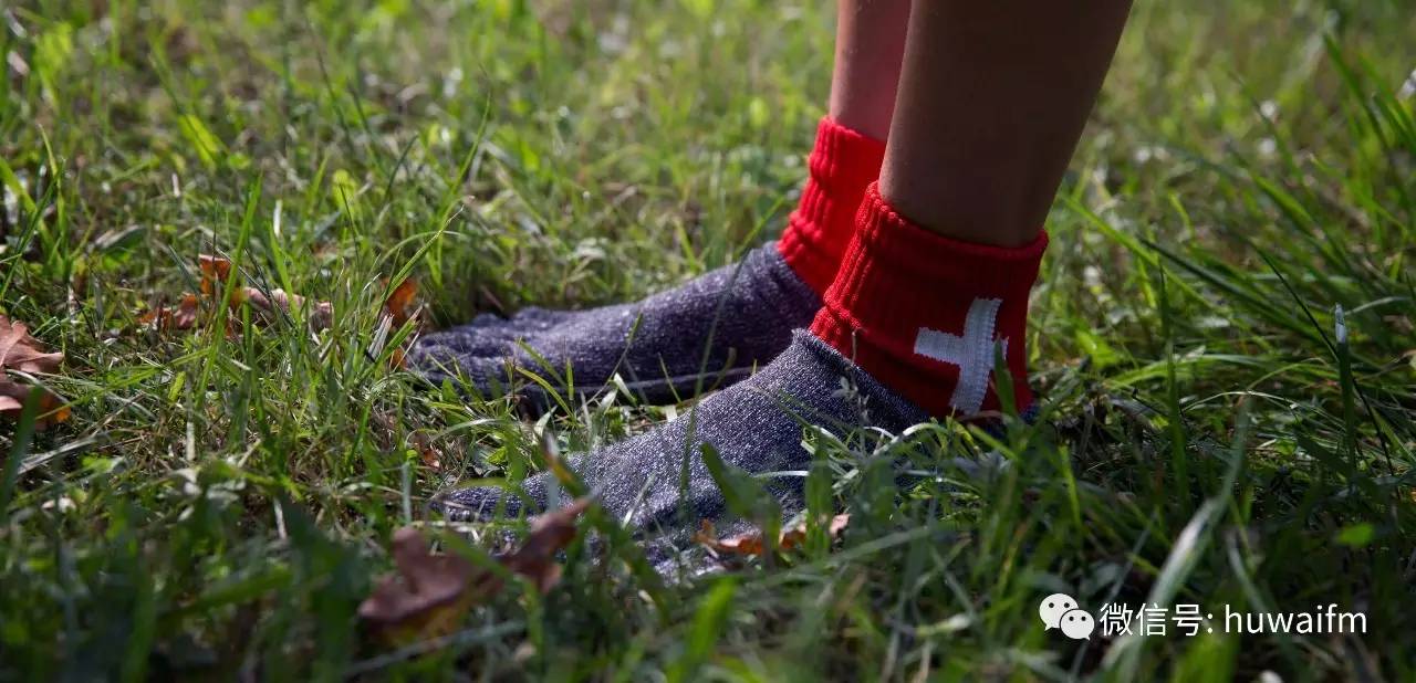 其实，你买了一双假袜子鞋小编告诉你什么是真正的“纯袜子鞋”