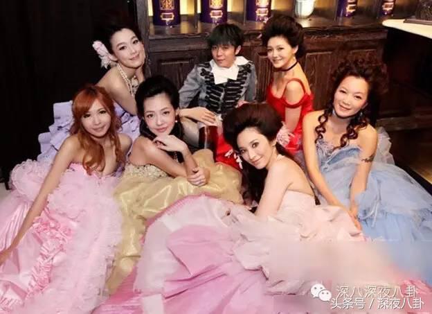 互撕互怒互踩！娱乐圈真是个名利场，真假万年闺蜜情女星篇