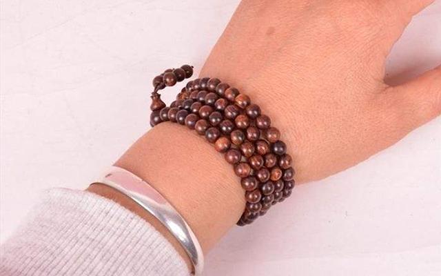 花梨木佩戴讲究,花梨木手链佩戴