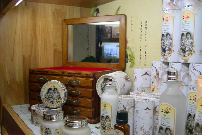 大家还在用日本护肤品么,现在女生都在用大牌化妆品吗