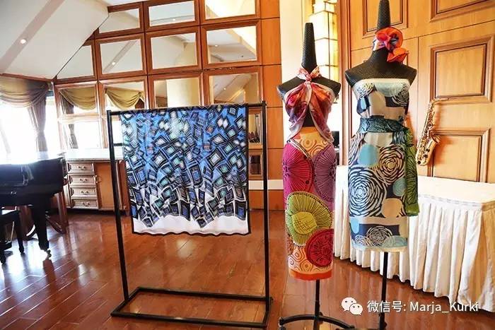 外交官夫人告诉你能够没有名牌包，但这个单品不能少！