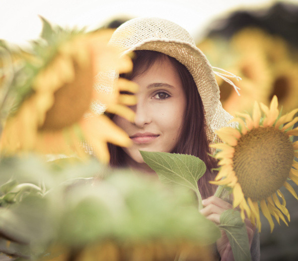 追狮子座女生能不能表现得太明显,追狮子座女孩子的技巧和方法