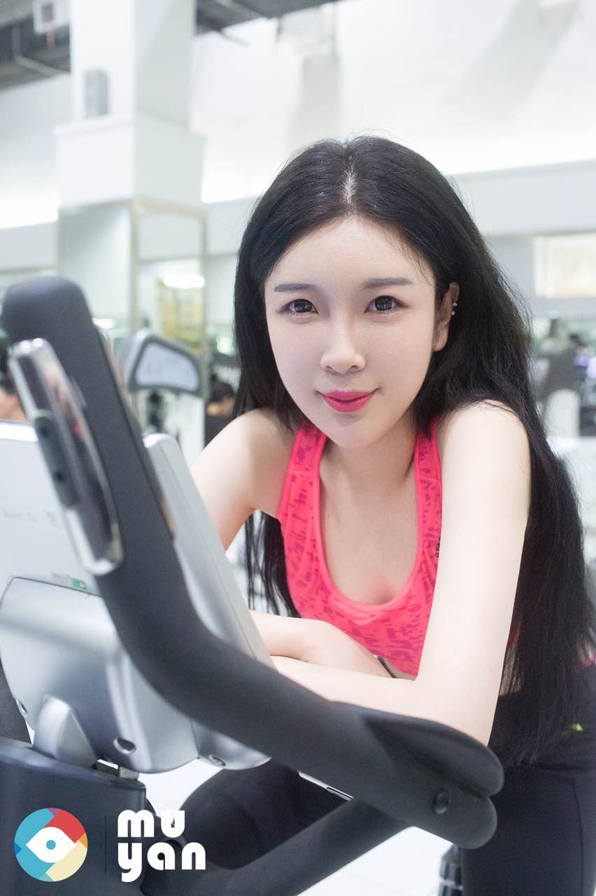 独家对话｜歌手莫莫，主播界的拼命三娘