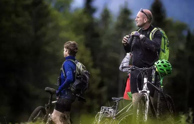 部队一般用什么品牌望远镜 (军用望远镜哪家最好用)