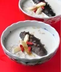 海参真的需要那么繁琐的泡发吗,泡海参的水有点臭了海参还能吃吗