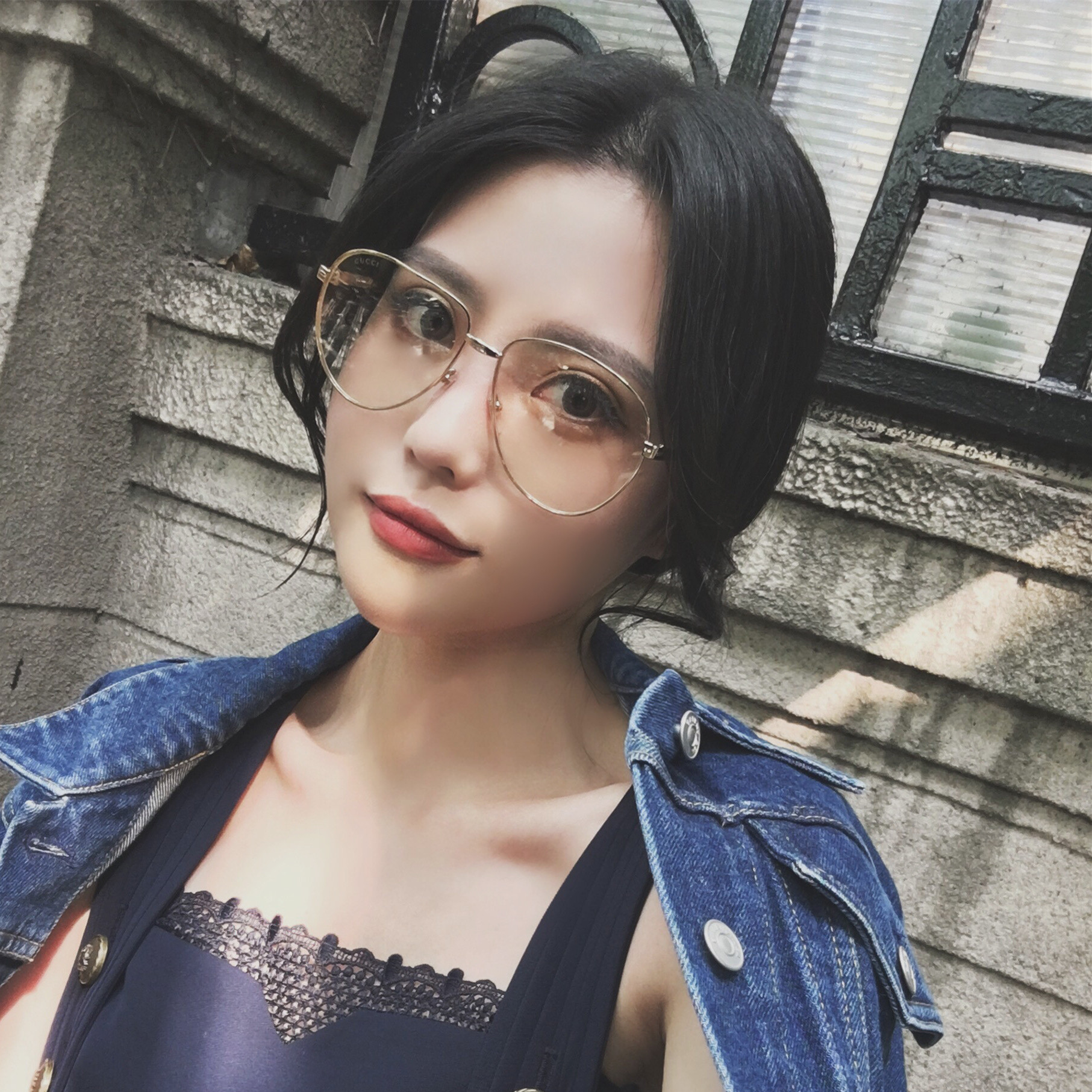 小脸配眼镜怎么选镜框,四眼妹合适什么镜框