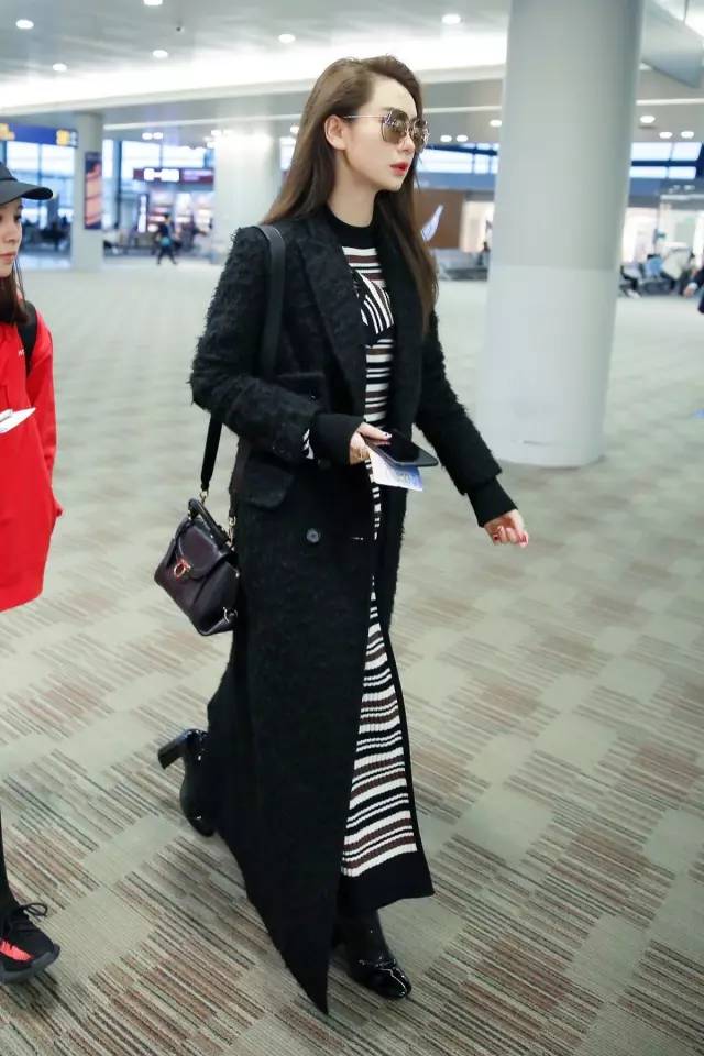 让奥黛丽·赫本钟情的Ferragamo，也让何穗爱不释手！